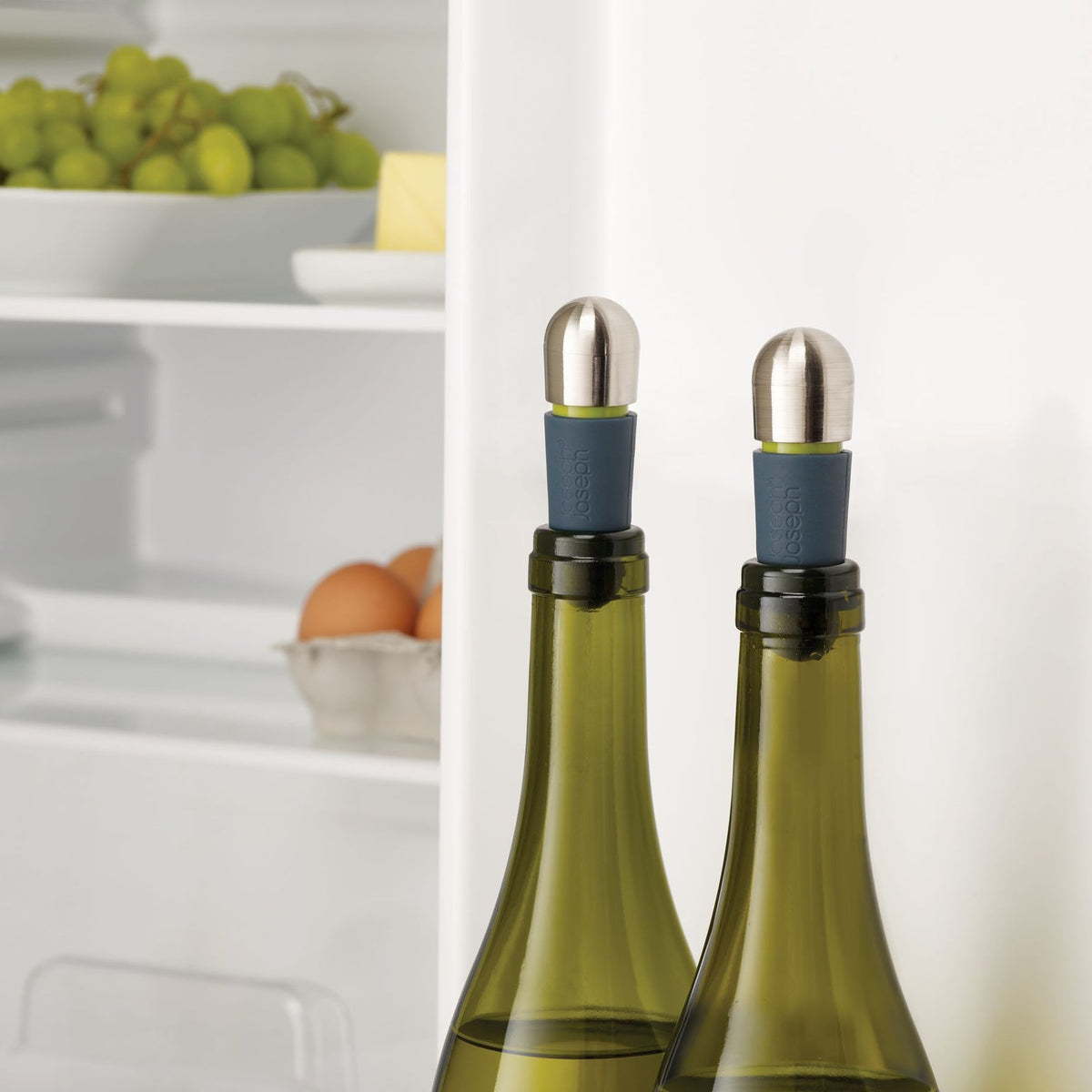 JOSEPH_JOSEPH_BarWise_Twist-Lock-wijnstoppers-set_van_twee-2
